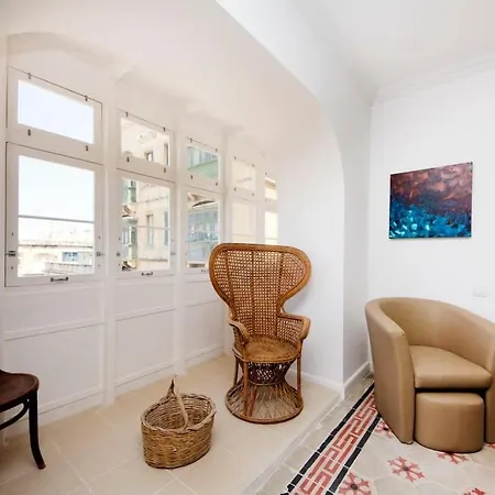 Ag3 - Large, Bright And Stylish Apartment Valletta